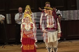 Добрич - Представителна фолклорна танцова студия „Добруджа" - коледен концерт