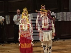 Добрич - Представителна фолклорна танцова студия „Добруджа" - коледен концерт