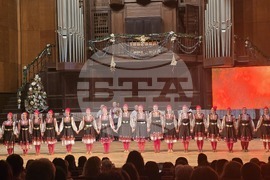 Добрич - Представителна фолклорна танцова студия „Добруджа" - коледен концерт