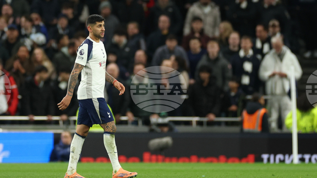 Капитанът на Тотнъм Кристиан Ромеро получи още един мач допълнително наказание