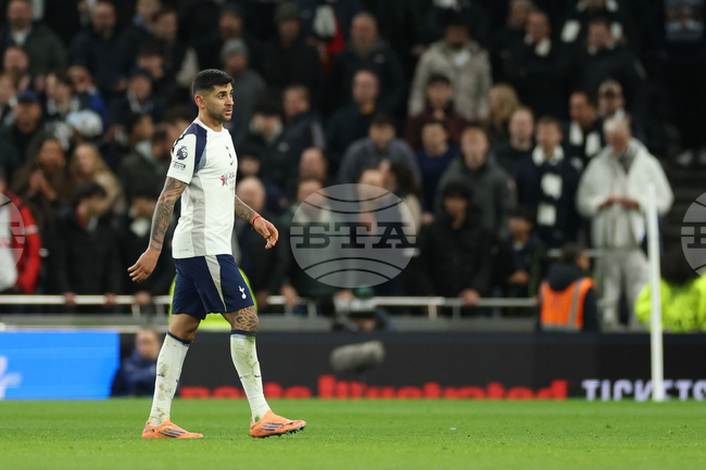 Капитанът на Тотнъм Кристиан Ромеро получи още един мач допълнително наказание