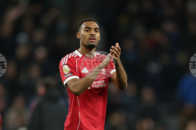 Футболистите на Ливърпул искат да продължат победната си серия и работят върху отстраняване на грешките, заяви Райън Гравенберх