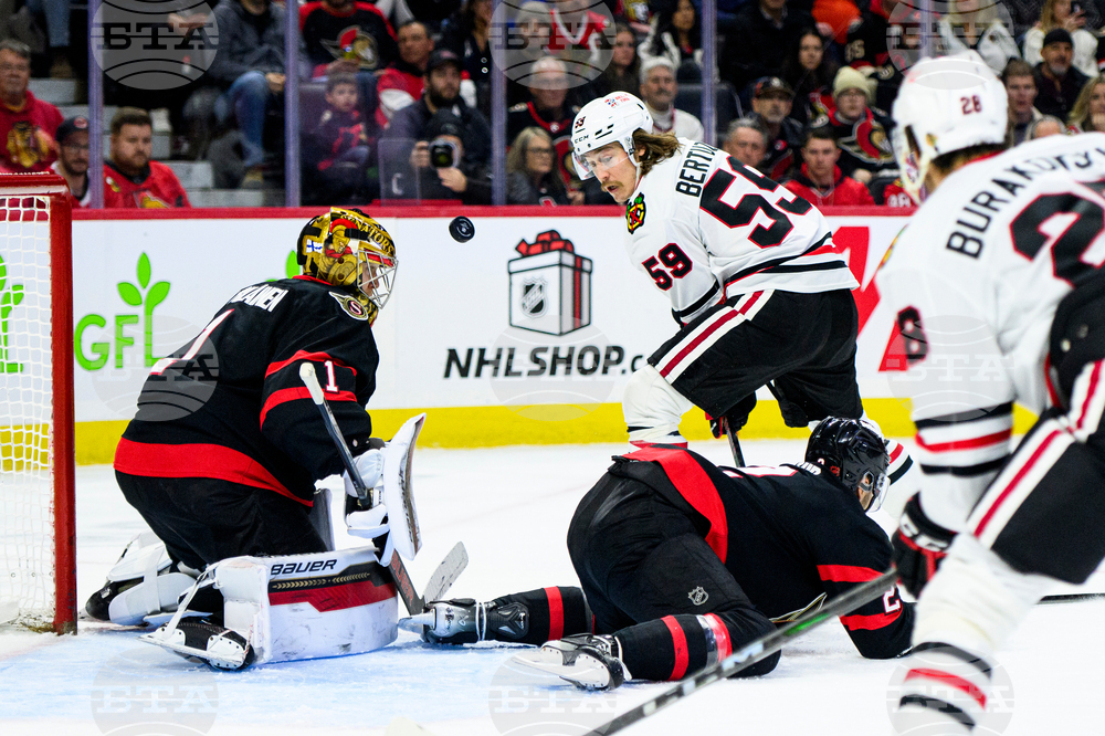 Blackhawks Senators Hockey