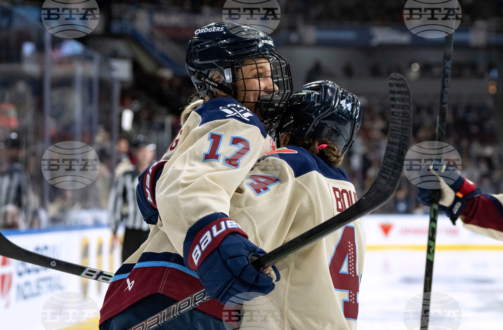 PWHL Victoire Goldeneyes Hockey