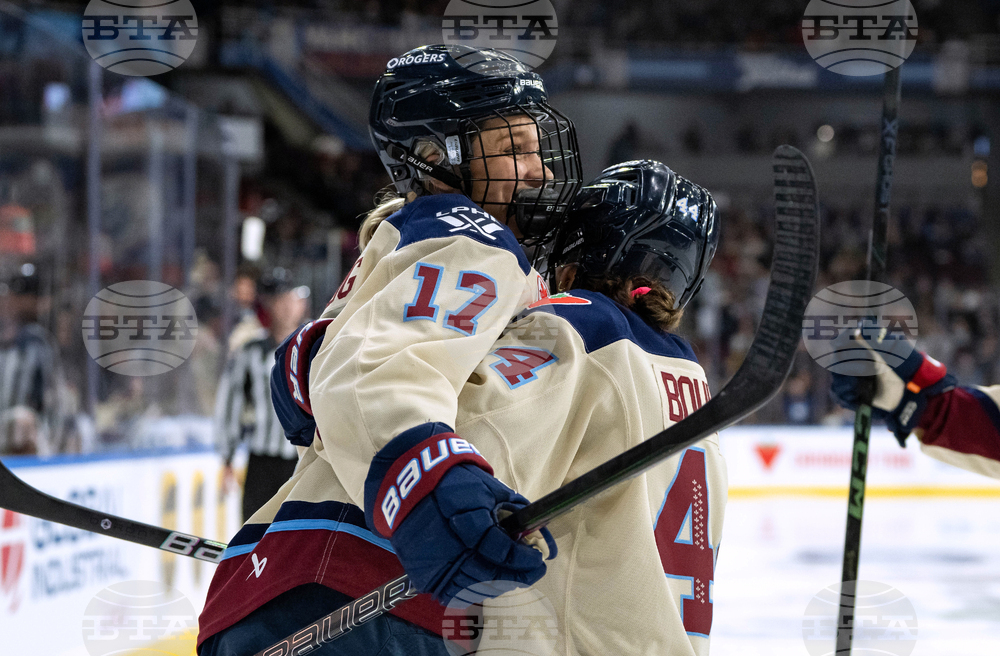 PWHL Victoire Goldeneyes Hockey