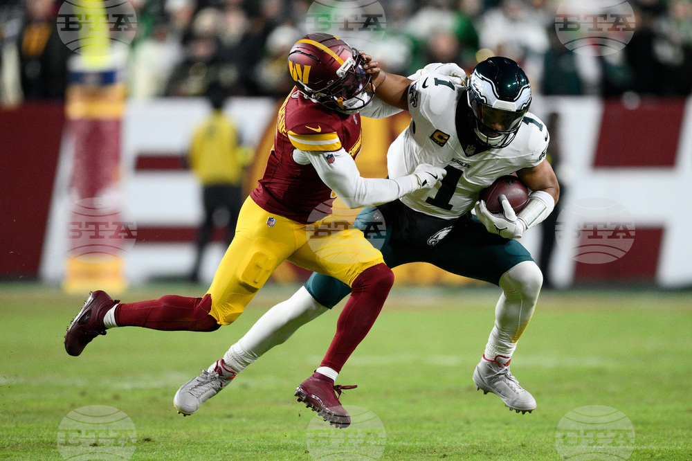 APTOPIX Eagles Commanders Football