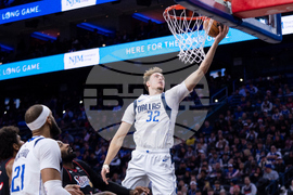 Mavericks 76ers Basketball