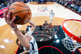 Mavericks 76ers Basketball