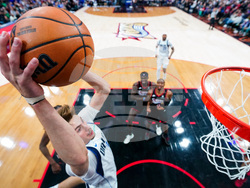 Mavericks 76ers Basketball