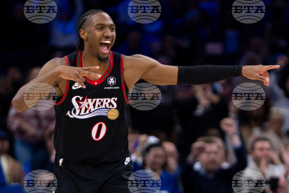 Mavericks 76ers Basketball