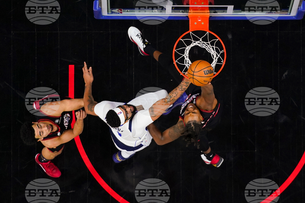 Mavericks 76ers Basketball