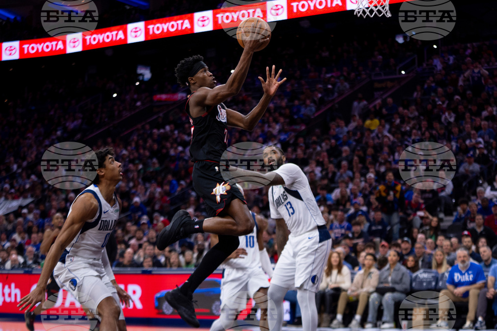 Mavericks 76ers Basketball