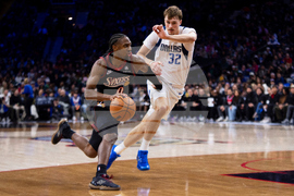 Mavericks 76ers Basketball
