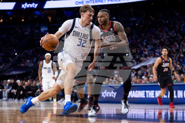 Mavericks 76ers Basketball