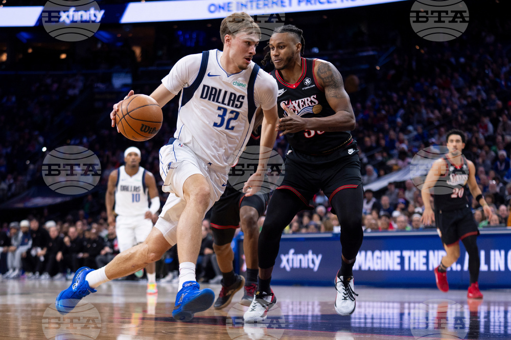 Mavericks 76ers Basketball