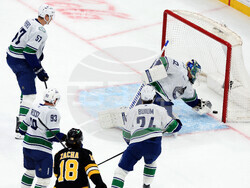 Canucks Bruins Hockey