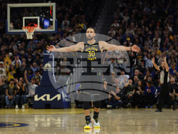 Suns Warriors Basketball