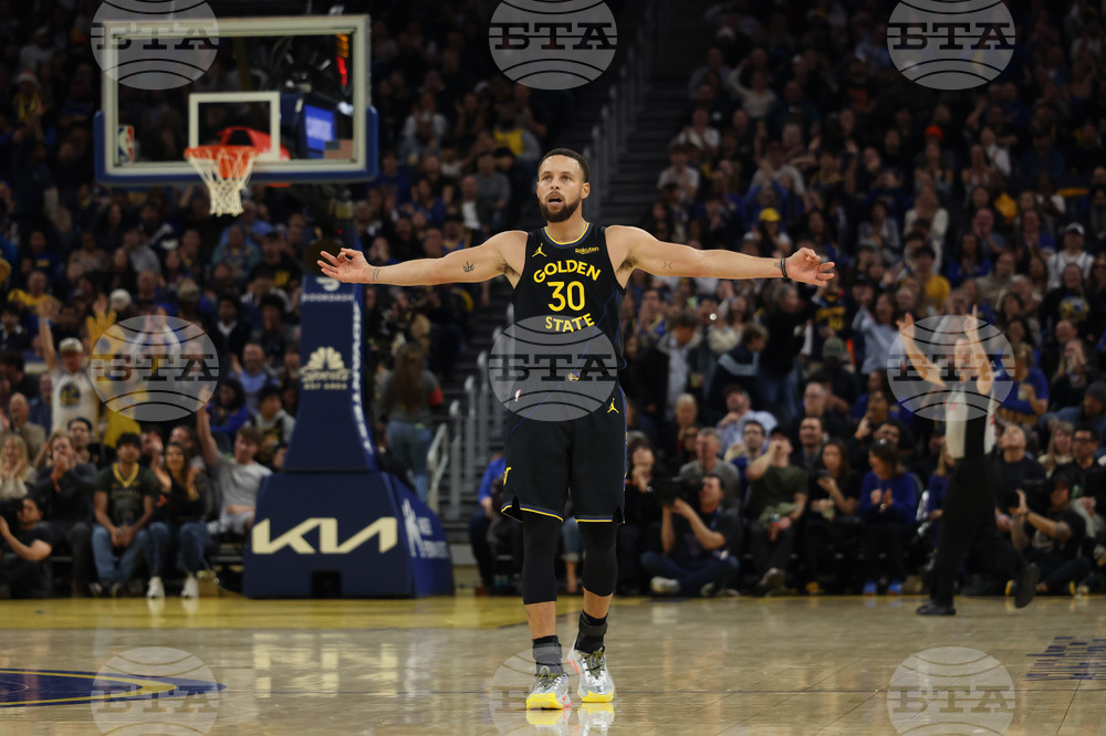 Suns Warriors Basketball