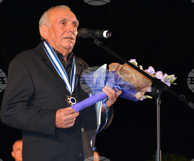 Проф. Милко Коларов