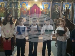 Възпитаници на Трето основно училище "Гоце Делчев" в Петрич се включиха в духовна инициатива, посветена на Рождество Христово