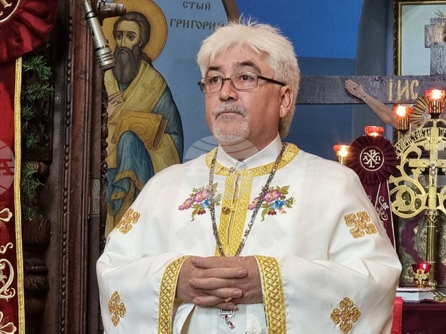 Към смирение и духовна готовност за посрещане на Рождество Христово призова отец Стоян от ямболския храм „Св. Георги Победоносец“