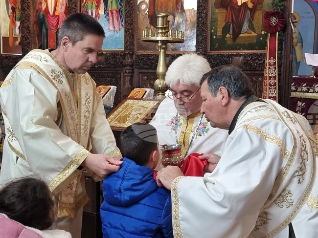 Ямбол - храм „Св. вмчк Георги Победоносец“ - неделна литургия