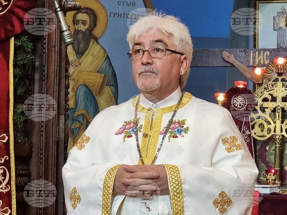 Ямбол - храм „Св. вмчк Георги Победоносец“ - неделна литургия