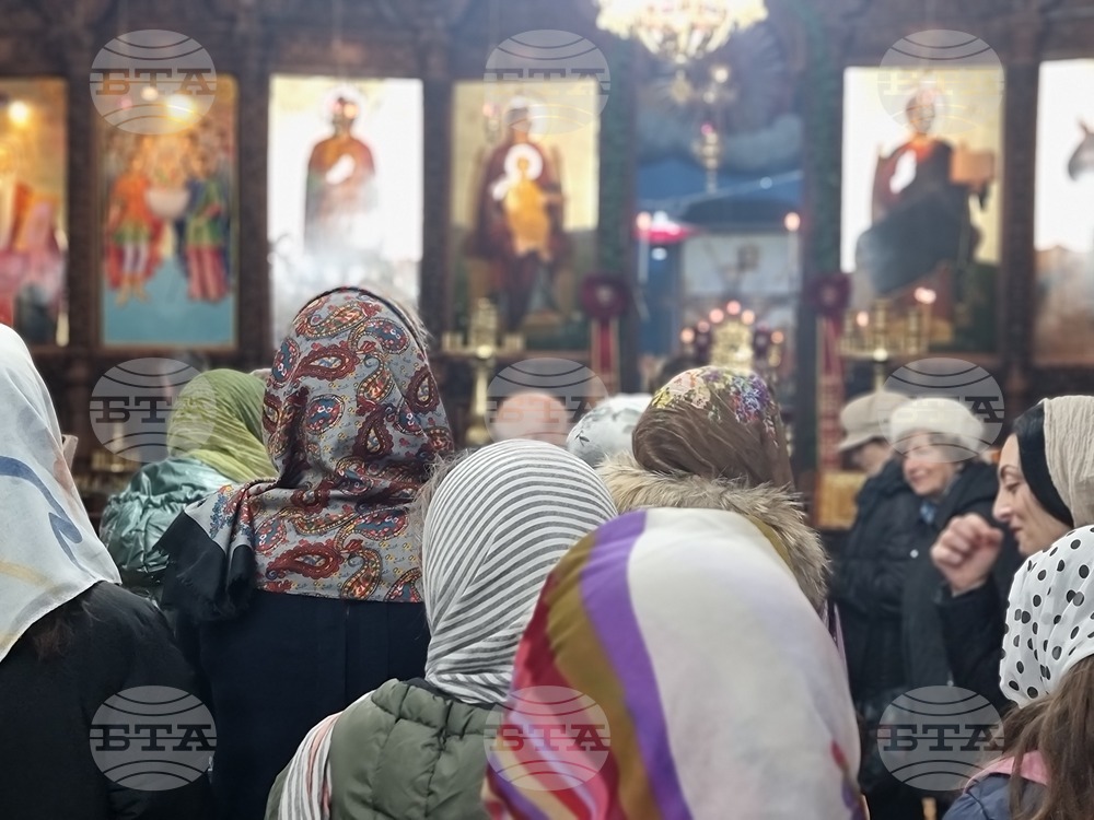 Ямбол - храм „Св. вмчк Георги Победоносец“ - неделна литургия