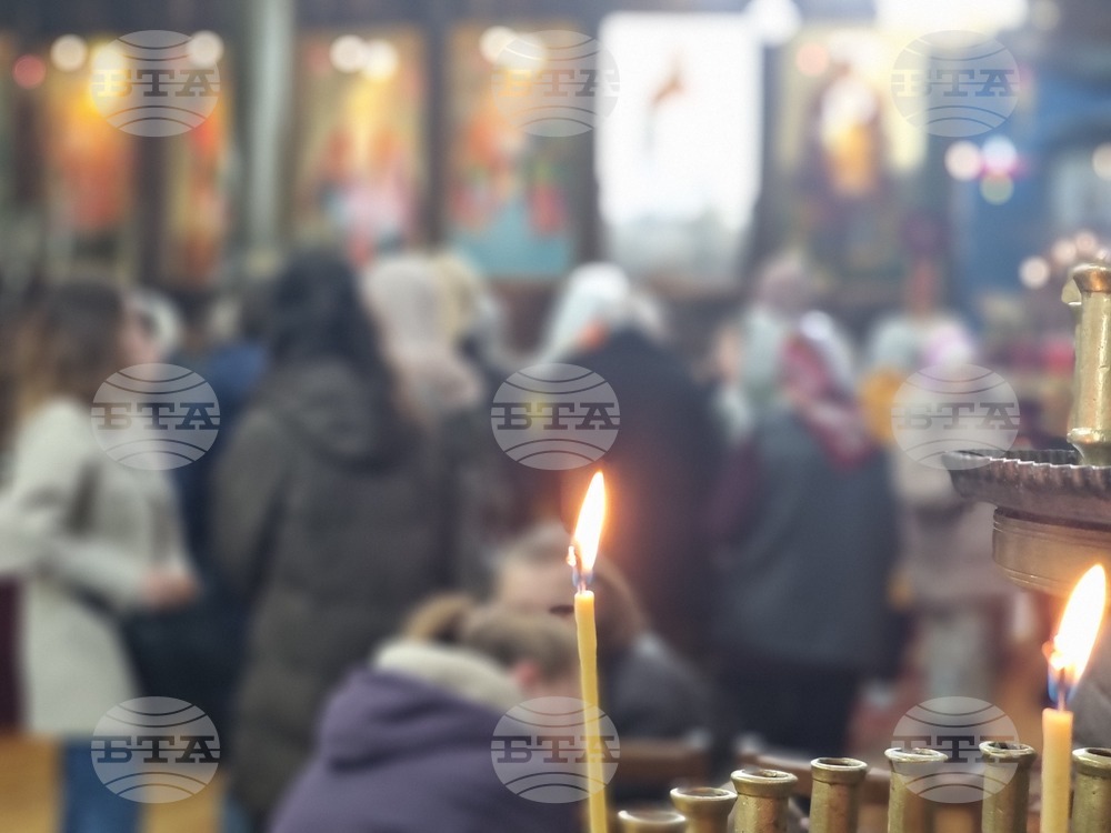 Ямбол - храм „Св. вмчк Георги Победоносец“ - неделна литургия