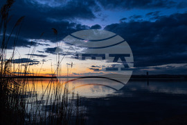 Бургас - привечер над Мандренско езеро