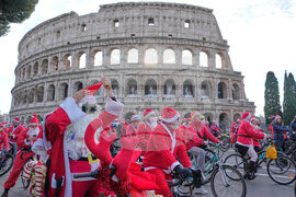 Italy Cycling Santa Clauses