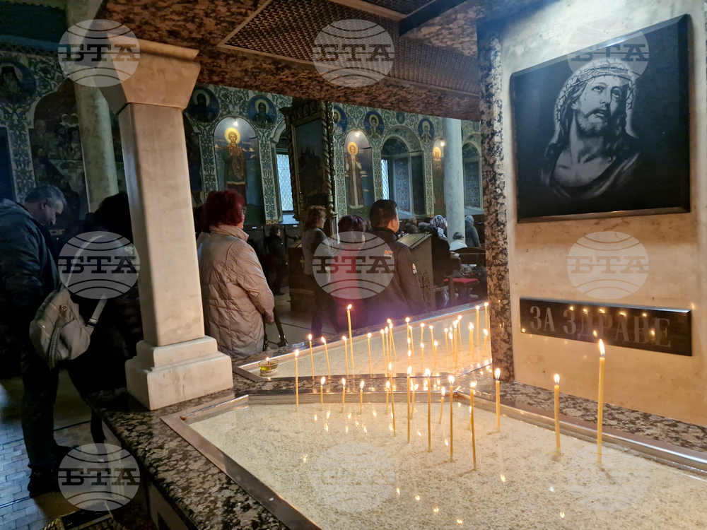 Търговище - храм „Св. Успение Богородично“ - неделна служба и проповед