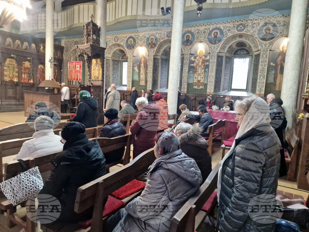 Търговище - храм „Св. Успение Богородично“ - неделна служба и проповед