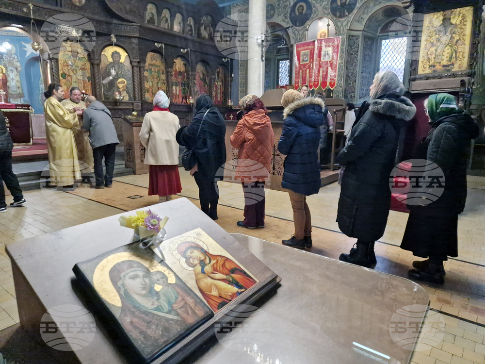 Търговище - храм „Св. Успение Богородично“ - неделна служба и проповед