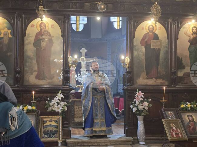 Нека отхвърлим всеки грешен помисъл и злина, да се приготвим достойно за посрещането на Рождество Христово, призова отец Емануил в Добрич