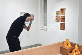 Яра Бубнова - изложба - лев