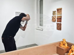 Яра Бубнова - изложба - лев