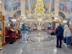 Шумен - църква „Св. Три Светители“ - неделна служба