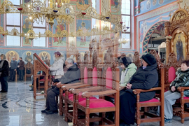 Шумен - църква „Св. Три Светители“ - неделна служба