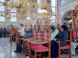 Шумен - църква „Св. Три Светители“ - неделна служба