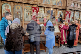 Шумен - църква „Св. Три Светители“ - неделна служба