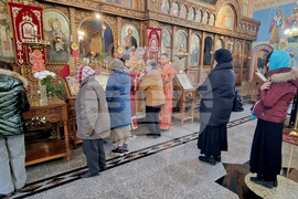 Шумен - църква „Св. Три Светители“ - неделна служба