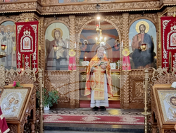 Шумен - църква „Св. Три Светители“ - неделна служба