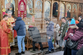 Шумен - църква „Св. Три Светители“ - неделна служба