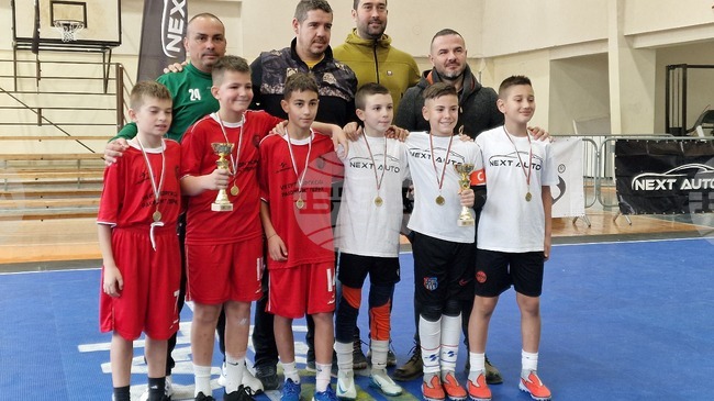 Отборът на Седмо училище „Георги С. Раковски“ Перник стана победител в коледния турнир по футбол 3х3 на закрито