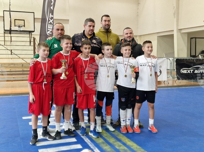 Отборът на Седмо училище „Георги С. Раковски“ Перник стана победител в коледния турнир по футбол 3х3 на закрито