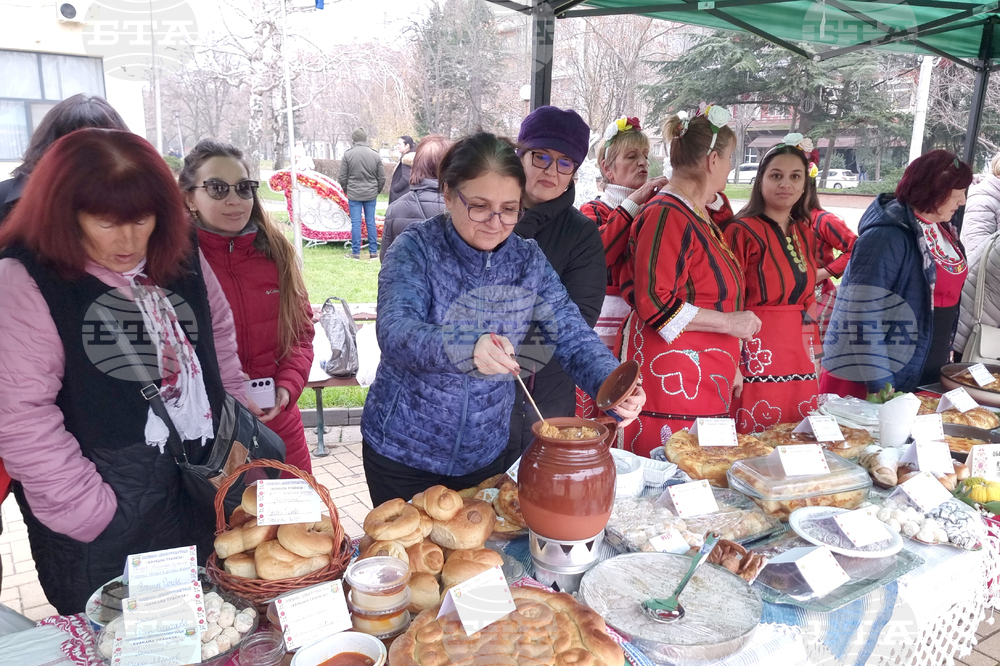 Димитровград - празник „Коледна трапеза“