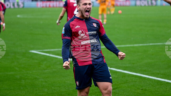 Каляри записа трета поредна победа в Серия А