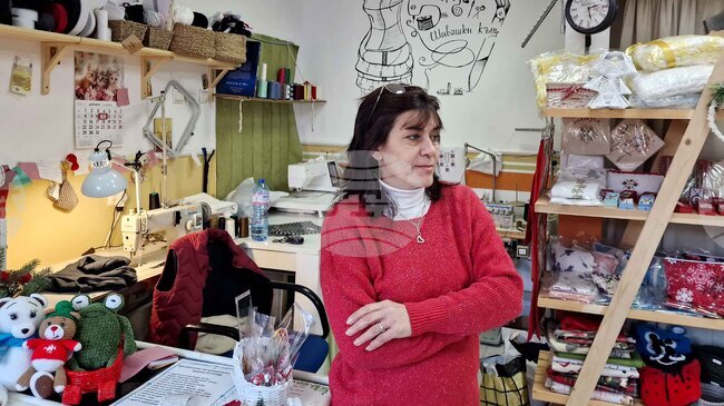 Любовта към иглата и отговорността към семейството връщат шивачката Теменужка Стефанова отново в Търговище