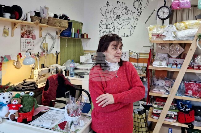 Любовта към иглата и отговорността към семейството връщат шивачката Теменужка Стефанова отново в Търговище